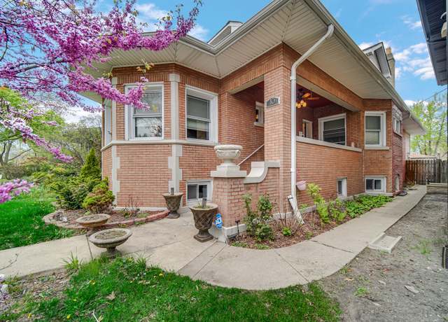Property at 10 Le Moyne Pkwy, Oak Park, IL 60302, 5 beds, 3.5 baths