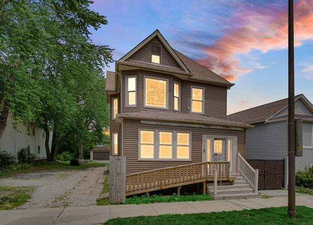 Property at 320 E 138th St, Chicago, IL 60827, 6 beds, 2.5 baths