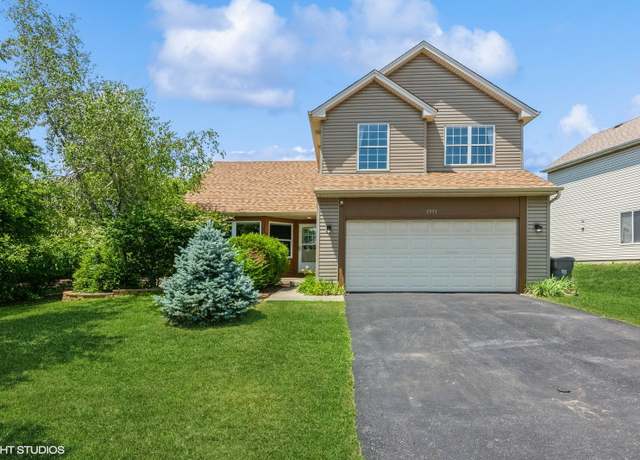 Property at 1371 Longford Cir, Elgin, IL 60120, 3 beds, 2.5 baths