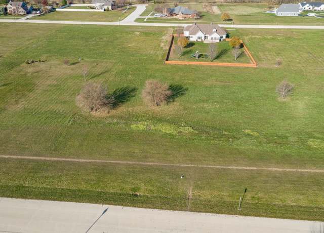 Property at 1010 Prairie View Dr, Somonauk, IL 60552