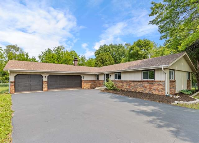 Property at 1509 Ferncliff Blvd, Rockford, IL 61103, 3 beds, 2.5 baths