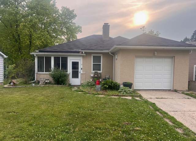 Property at 16 S Lake Ave, Fox Lake, IL 60020, 3 beds, 1 bath