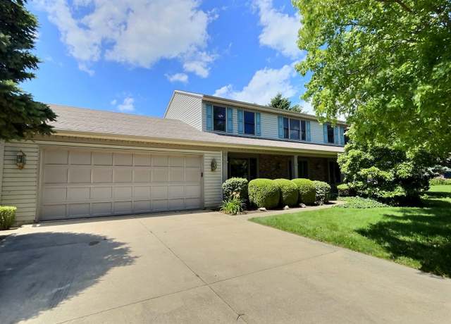 Property at 1206 E Center St, Monticello, IL 61856, 5 beds, 4 baths