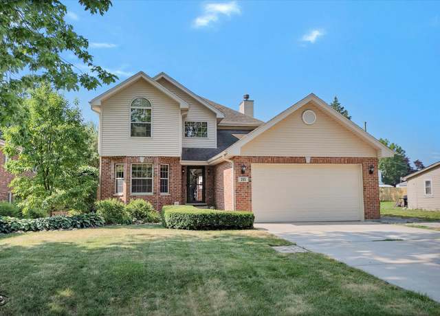 Property at 255 E Prairie St, Manhattan, IL 60442, 5 beds, 3.5 baths