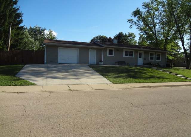 Property at 989 Berkley St, Carpentersville, IL 60110, 3 beds, 1 bath