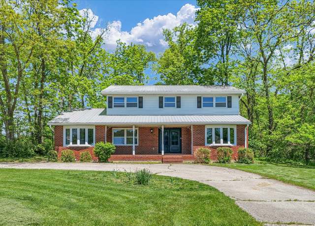 Property at 18251 E County Road 750n, Charleston, IL 61920, 3 beds, 3 baths
