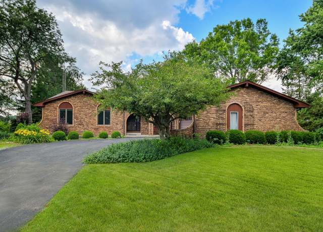 Property at 38W140 Rosewood Dr, Batavia, IL 60510, 3 beds, 2.5 baths