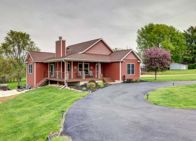 Property at 716 Harriet St, Dixon, IL 61021, 4 beds, 3 baths