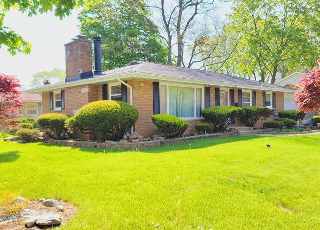 Property at 511 N Berwick Blvd, Waukegan, IL 60085, 4 beds, 2 baths