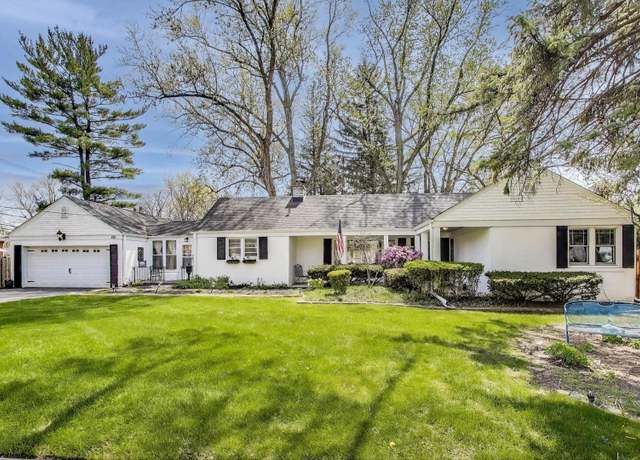 Property at 201 W Council Trl, Mount Prospect, IL 60056, 2 beds, 1.5 baths