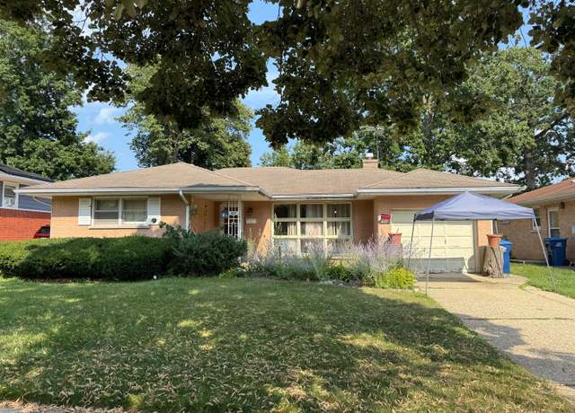 Property at 427 Tiffany Dr, Waukegan, IL 60085, 4 beds, 1.5 baths