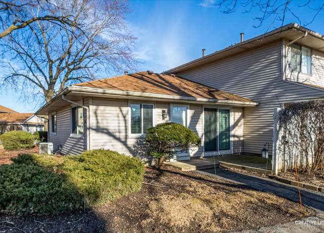 Property at 2367 Carnation Dr, Crest Hill, IL 60403, 2 beds, 1 bath