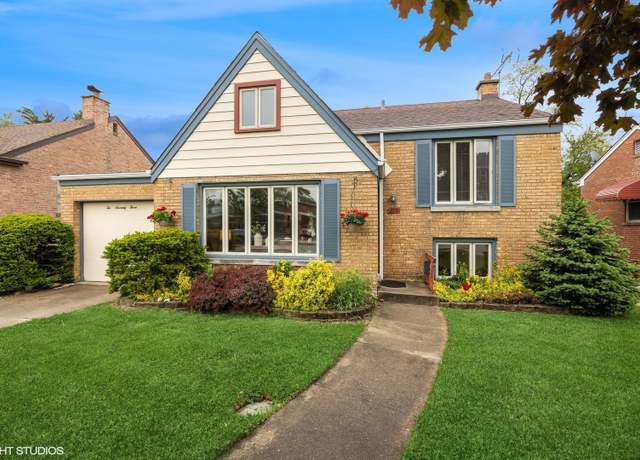 Property at 273 Desplaines Ave, Riverside, IL 60546, 3 beds, 1.5 baths