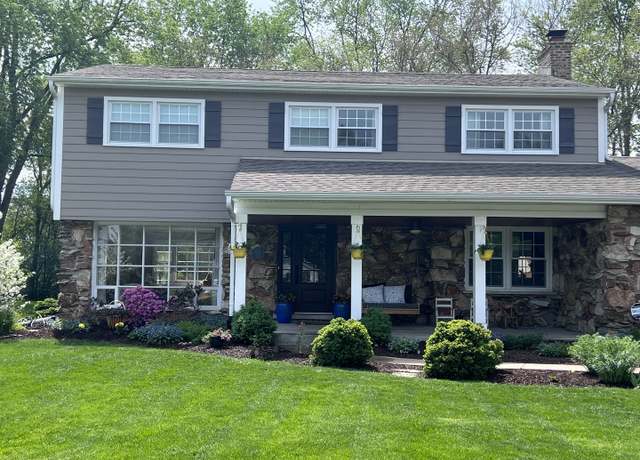 Property at 2S319 Kiowa Ct, Wheaton, IL 60189, 4 beds, 2.5 baths