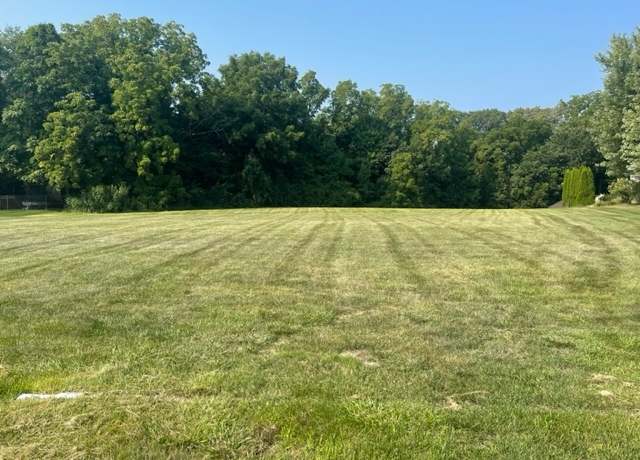 Property at 8216 Shadow Creek Ln, Yorkville, IL 60560