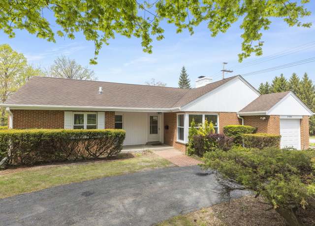 Property at 1984 Sunset Rd, Highland Park, IL 60035, 4 beds, 3 baths