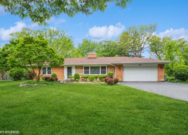 Property at 810 S Edgewood Ln, Mount Prospect, IL 60056, 3 beds, 2 baths