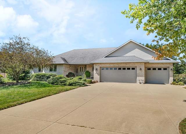 Property at 310 Fairway Dr, Essex, IL 60935, 3 beds, 2 baths
