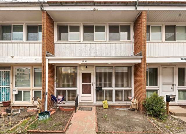 Property at 1652 W Jarvis Ave, Chicago, IL 60626, 3 beds, 2.5 baths