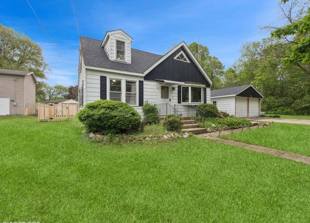 Property at 1345 Winaki Trl, Algonquin, IL 60102, 3 beds, 1 bath