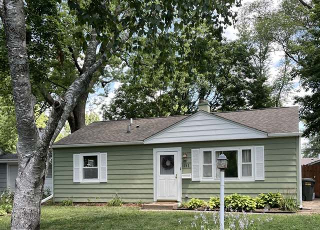 Property at 1302 Briarcliff Dr, Urbana, IL 61801, 3 beds, 1 bath