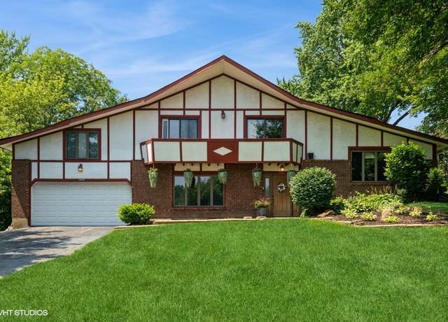 Property at 8N530 Gingerwood Ln, Elgin, IL 60124, 4 beds, 2.5 baths