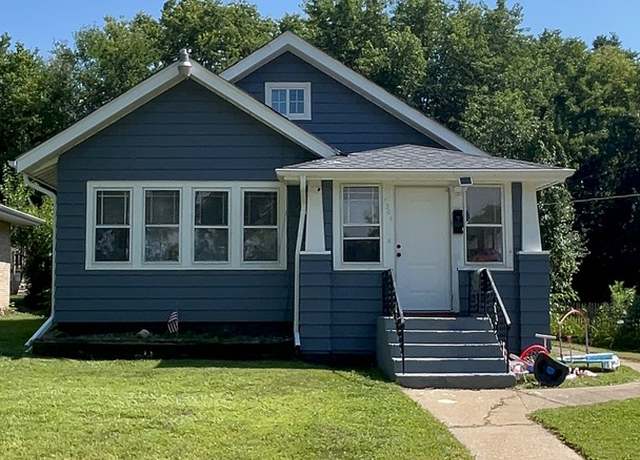 Property at 1304 Nelson Blvd, Rockford, IL 61104, 3 beds, 1 bath