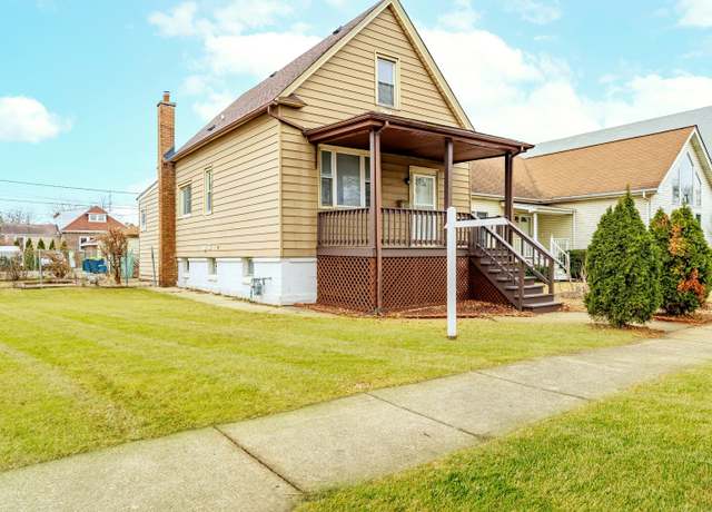 Property at 30 Washington Ave, La Grange, IL 60525, 7 beds, 2 baths