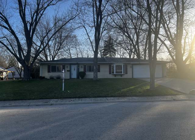 Property at 4 Circle Ct, Montgomery, IL 60538, 3 beds, 1 bath