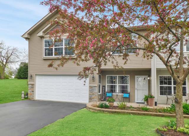 Property at 164 River Woods Ln #164, Rockton, IL 61072, 3 beds, 3 baths