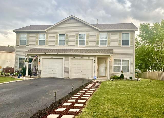 Property at 1709 Raleigh Trl, Romeoville, IL 60446, 3 beds, 2.5 baths