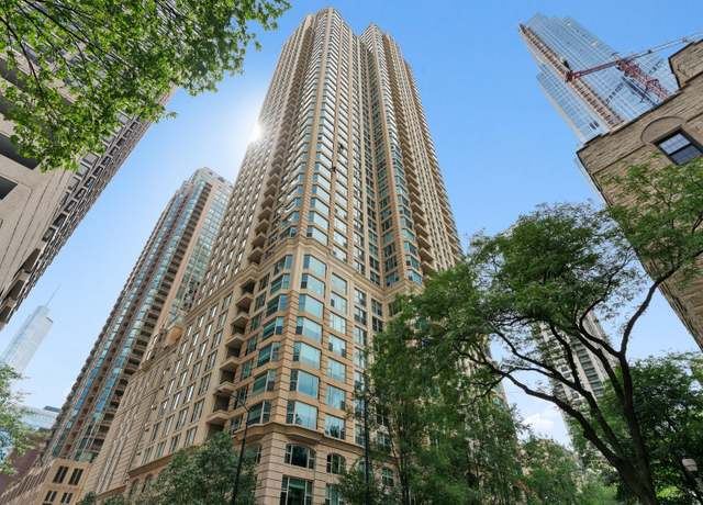 Property at 25 E Superior St #4302, Chicago, IL 60611, 3 beds, 2.5 baths