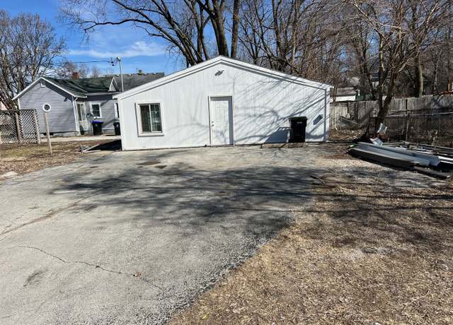 Property at 1020 W Monroe St, Bloomington, IL 61701