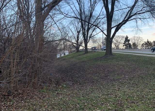 Property at 636 E 4th Ave, Naperville, IL 60540