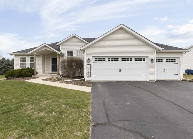 Property at 10085 Lismore Rd, Roscoe, IL 61073, 3 beds, 2 baths