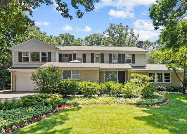Property at 151 Pine Point Dr, Highland Park, IL 60035, 4 beds, 4 baths