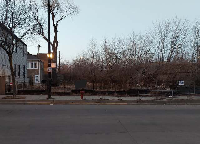 Property at 3902 W Armitage Ave, Chicago, IL 60647