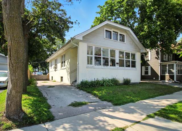 Property at 709 S River St, Aurora, IL 60506, 3 beds, 1 bath