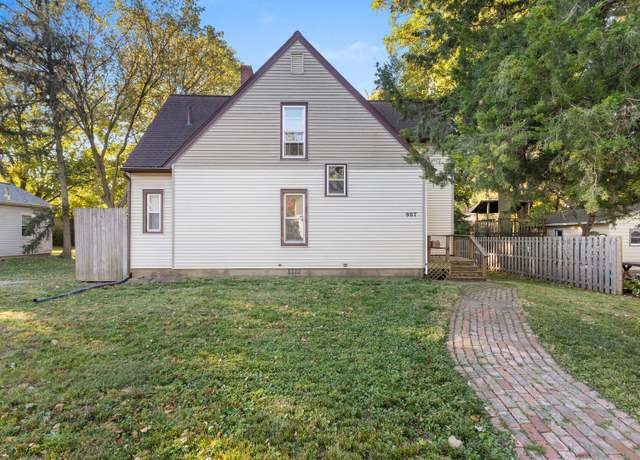 Property at 907 W Washington St, Champaign, IL 61821, 3 beds, 2 baths