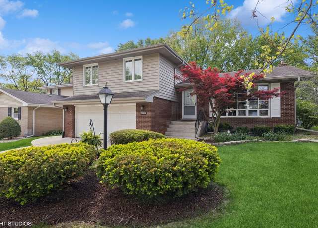 Property at 1335 Idlewild Ln, Homewood, IL 60430, 3 beds, 2.5 baths