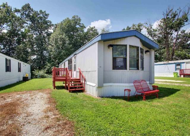 Property at 1120 Rim Rd, Quincy, IL 62305, 2 beds, 2 baths