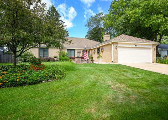 Property at 187 E Thompson Dr, Wheaton, IL 60189, 4 beds, 2 baths