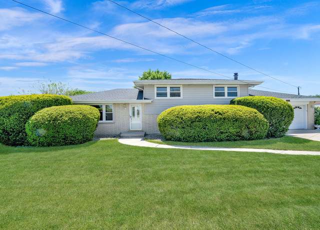 Property at 6611 W 85th St, Burbank, IL 60459, 3 beds, 2 baths