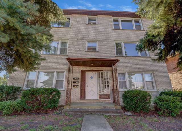 Property at 7403 W 71st St, Bridgeview, IL 60455, 7 beds, 5 baths