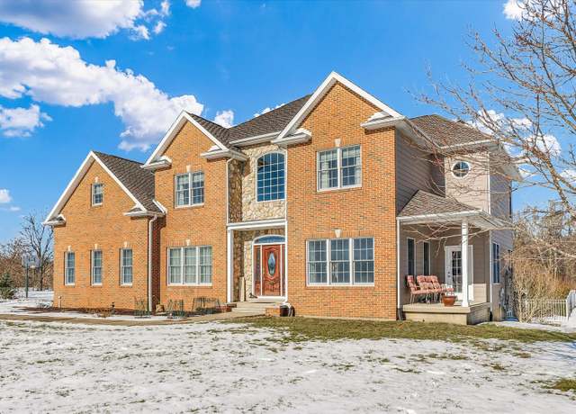 Property at 1806 Cobble Creek Dr, Mahomet, IL 61853, 5 beds, 4.5 baths