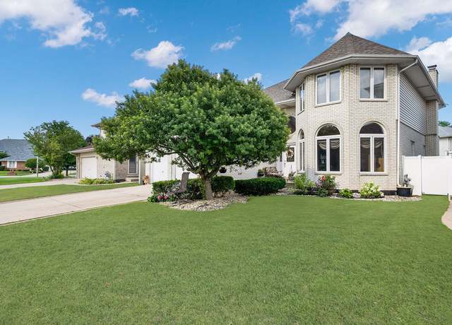 Property at 10745 Lockwood Ave, Oak Lawn, IL 60453, 5 beds, 3.5 baths