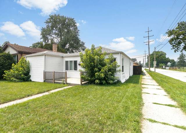 Property at 9100 S Sawyer Ave, Evergreen Park, IL 60805, 3 beds, 2 baths