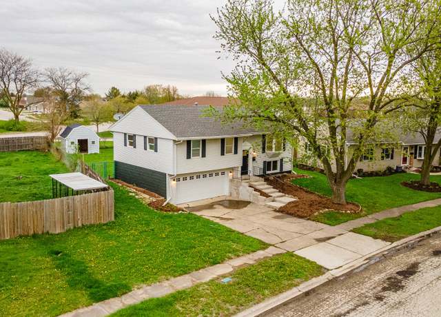 Property at 105 Meadows Ct, Bourbonnais, IL 60914, 3 beds, 1.5 baths