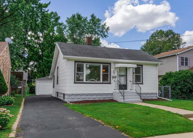 Property at 761 Stewart Ave, Elgin, IL 60120, 2 beds, 1 bath
