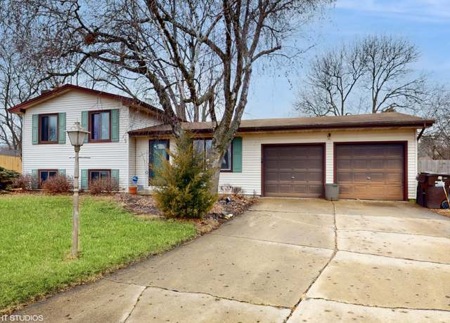 Property at 51 Berkshire Dr, Crystal Lake, IL 60014, 4 beds, 2 baths